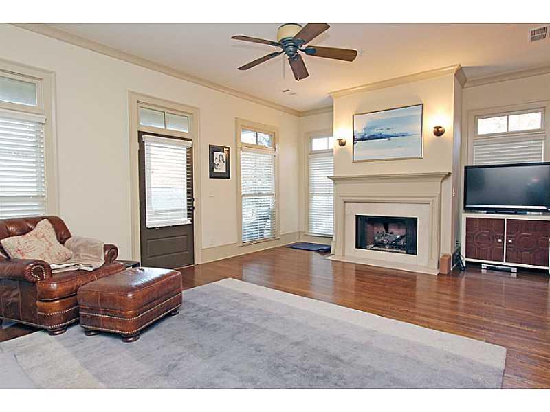 723 Hammond Dr., Woodstock, GA 30188