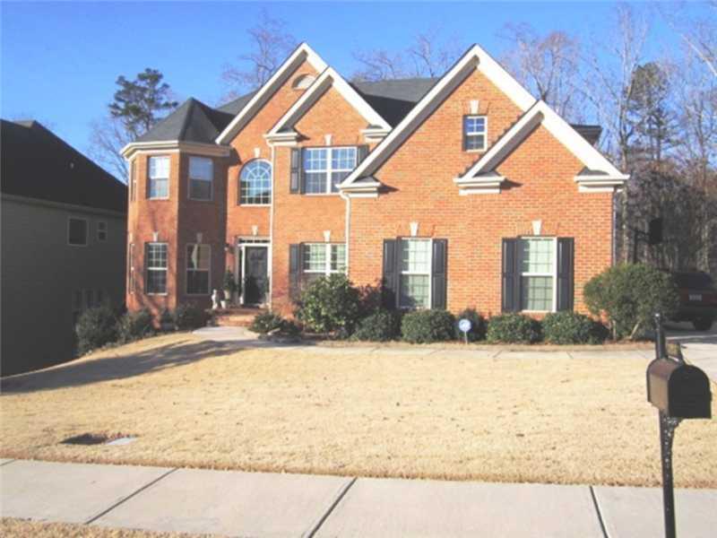3896 Thompson Lake Dr., Buford, GA 30519