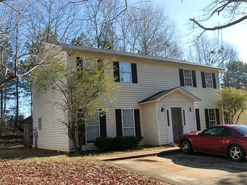 4753 Chariot Dr., Flowery Branch, GA 30542