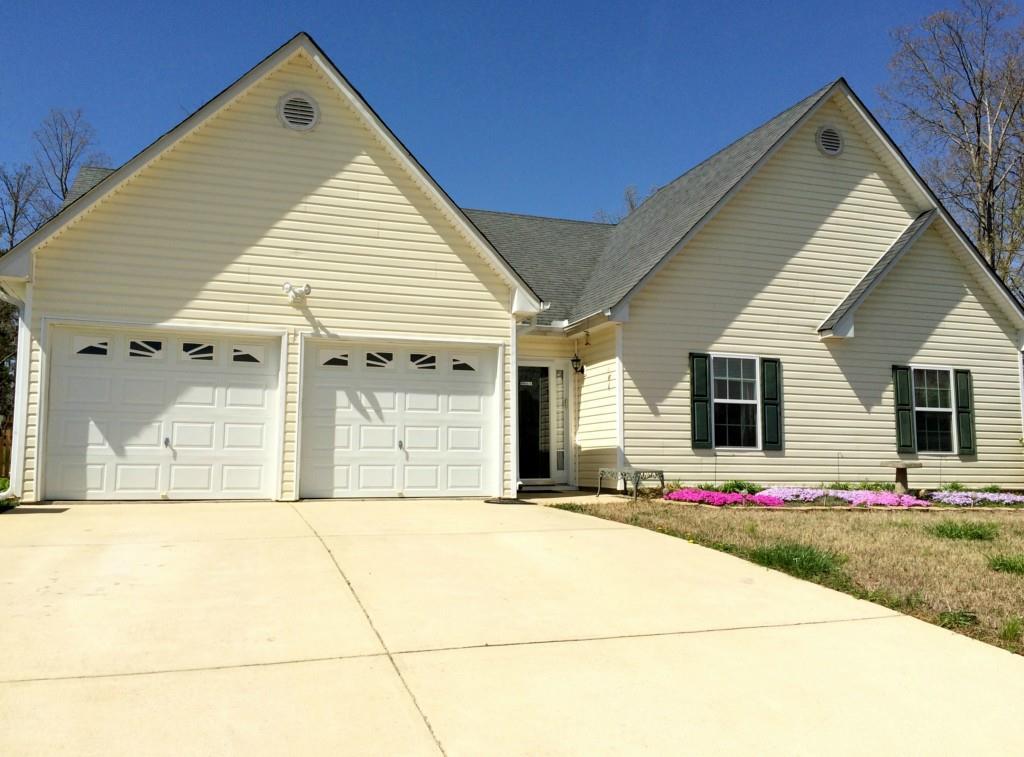 211 Lazy Water Dr., Dallas, GA 30157