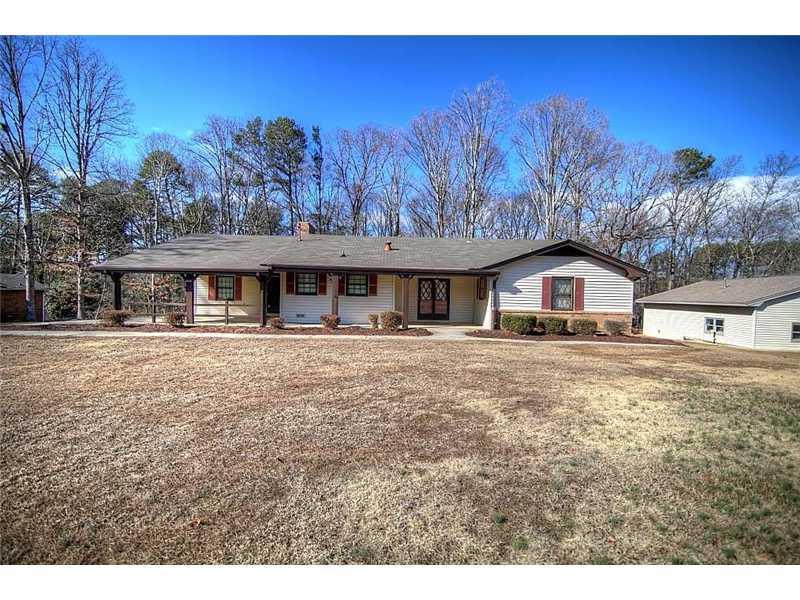 2036 Veracruz Dr., Snellville, GA 30039