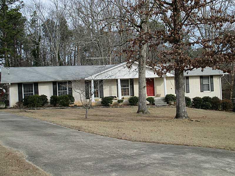 6343 W Shore Cir., Douglasville, GA 30135