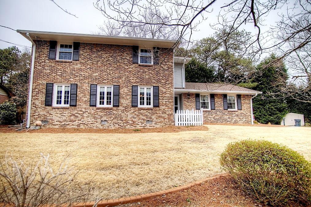 2568 Three Bars Dr., Grayson, GA 30017