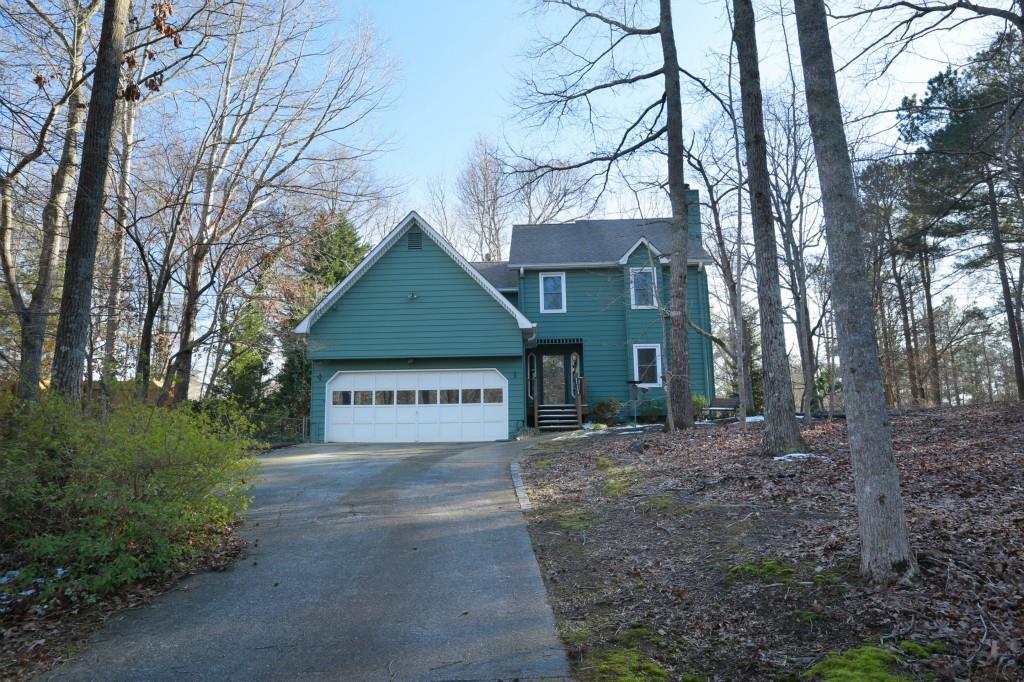 906 Missy Ln., Woodstock, GA 30188