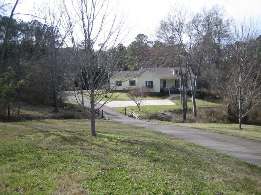 437 Lumber Company Rd., Talking Rock, GA 30175