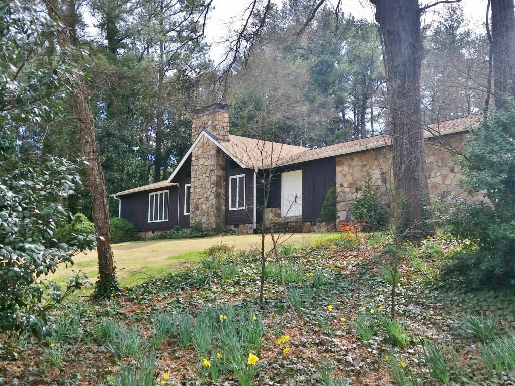 2637 Green Valley Dr., Norcross, GA 30071