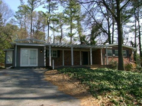 3856 Hillcrest Dr., Smyrna, GA 30080