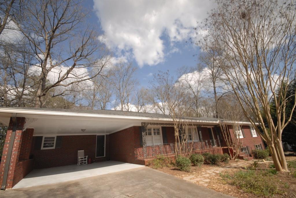 701 Dogwood Cir., Norcross, GA 30071