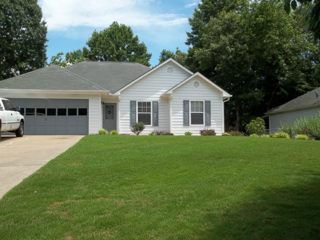 8945 Pine Tree Cir., Gainesville, GA 30506