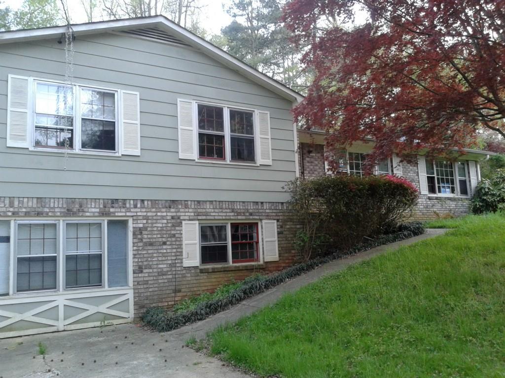 1525 Deerwood Ln., Acworth, GA 30102