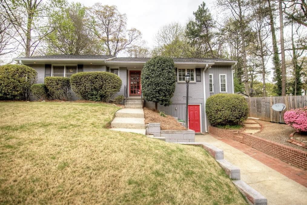 2081 Rando Ln., Atlanta, GA 30318