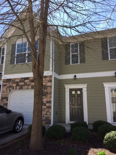 6623 Splashwater Dr., Flowery Branch, GA 30542