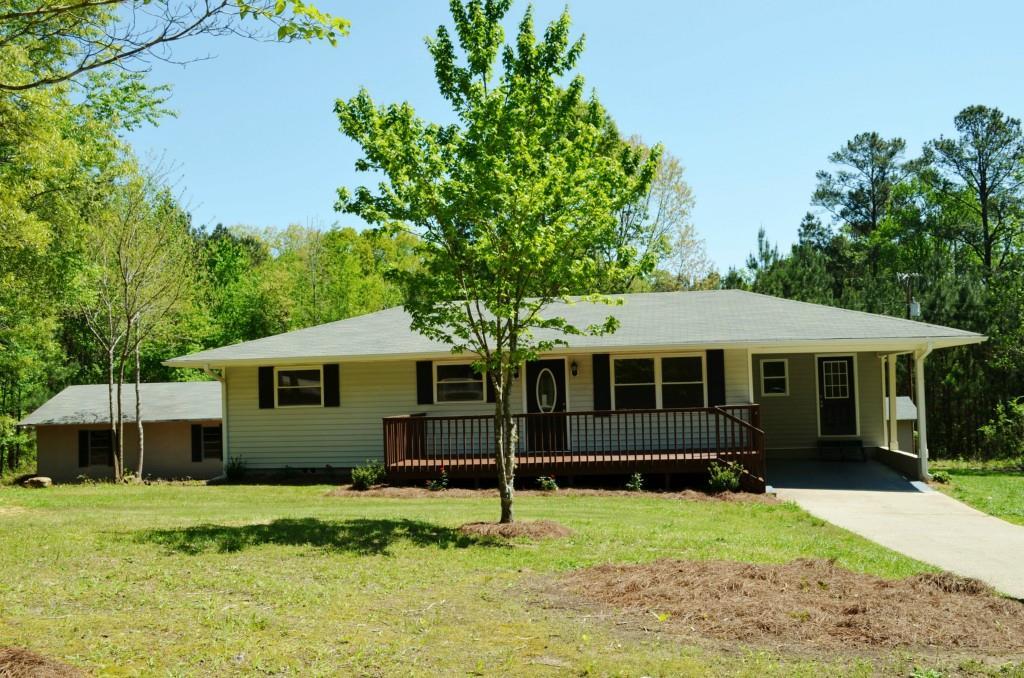 5566 Kilroy Ln., Douglasville, GA 30135