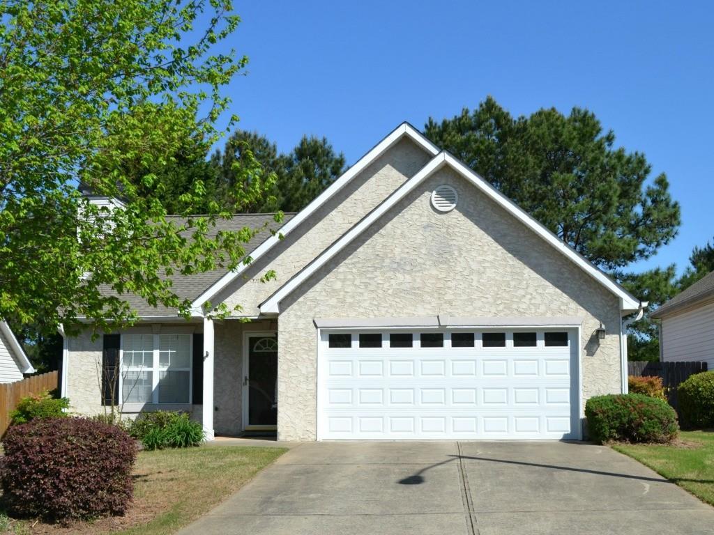 127 Stoneforest Dr., Woodstock, GA 30189