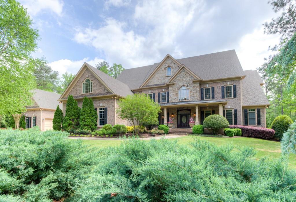 1055 Stonegate Ct., Roswell, GA 30075