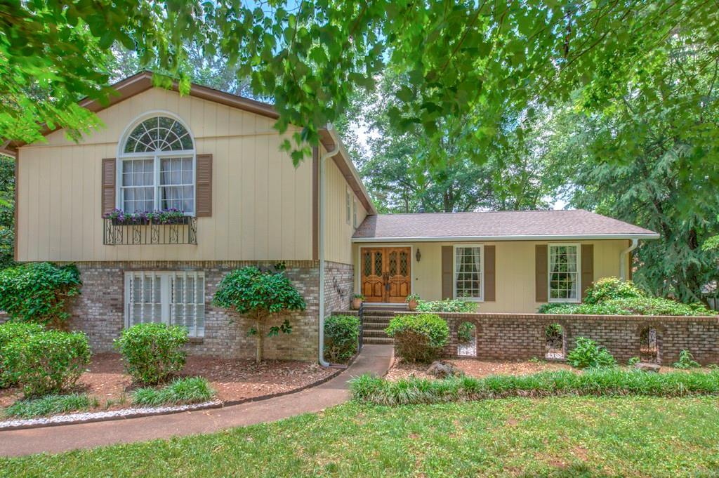 1290 Mosswood Ct., Smyrna, GA 30082