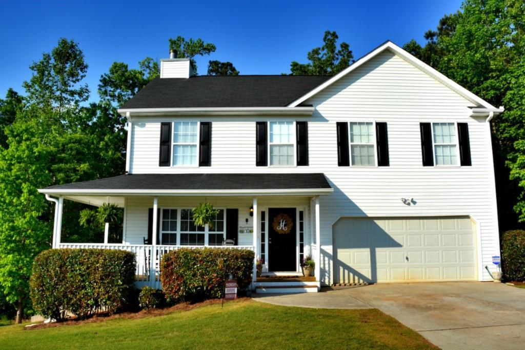 6170 Queensdale Dr., Douglasville, GA 30135