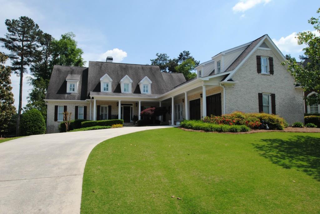 345 Grove Ridge Dr., Loganville, GA 30052