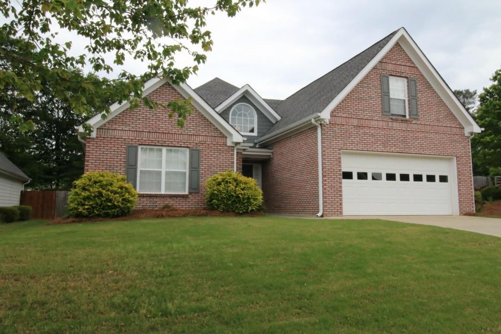 299 Blue Creek Ln., Loganville, GA 30052