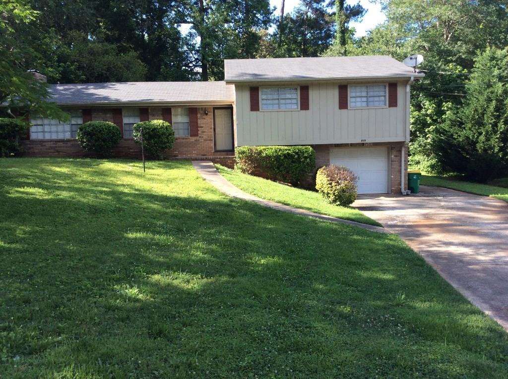 515 Hemlock Dr., Woodstock, GA 30188