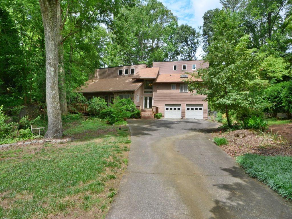 4246 Brookview Dr., Atlanta, GA 30339