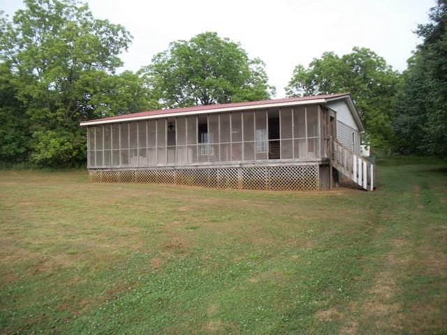 393 W Freeman St., Maysville, GA 30058