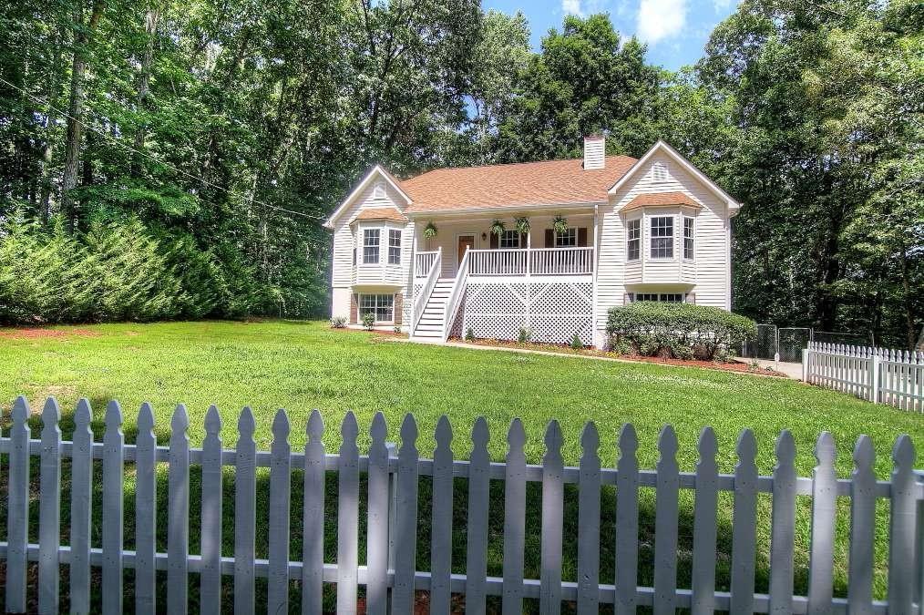 1061 Waters Rd., Hiram, GA 30141