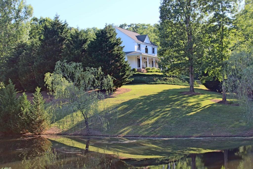 195 Forest Glen Dr., Waleska, GA 30183