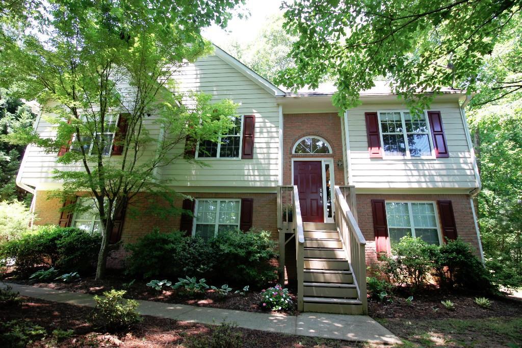 126 Laguna Springs Dr., Woodstock, GA 30188