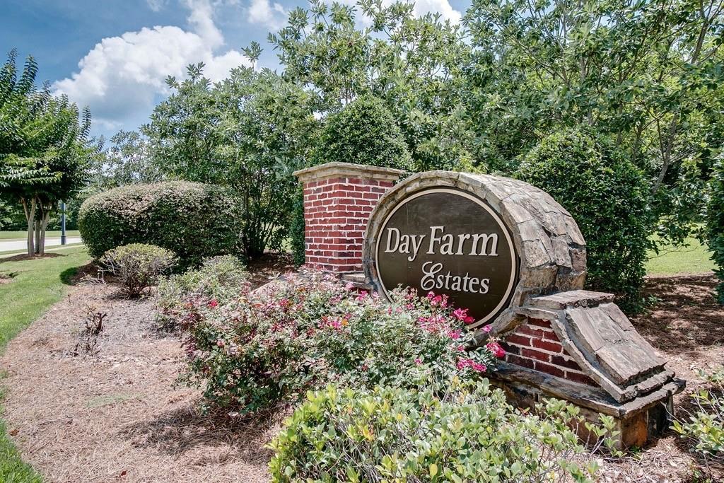 5930 Manor View Ln., Flowery Branch, GA 30542