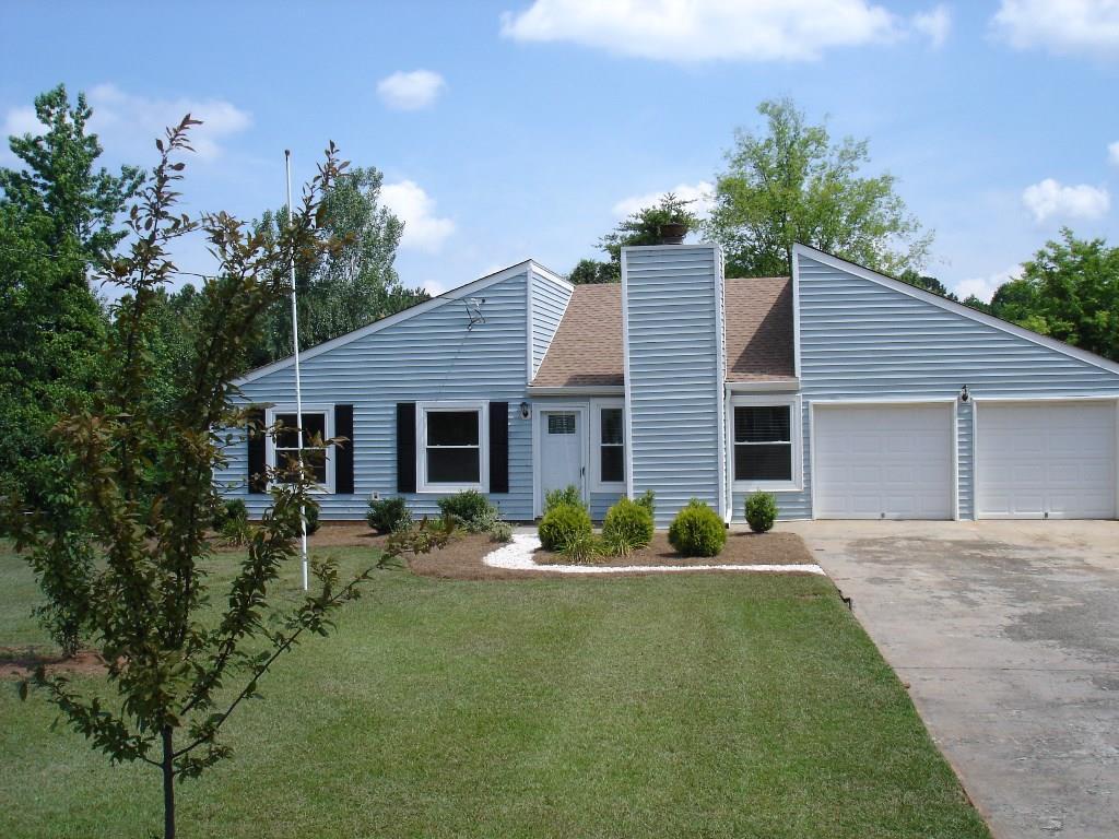 141 Apple Valley Dr., Woodstock, GA 30188