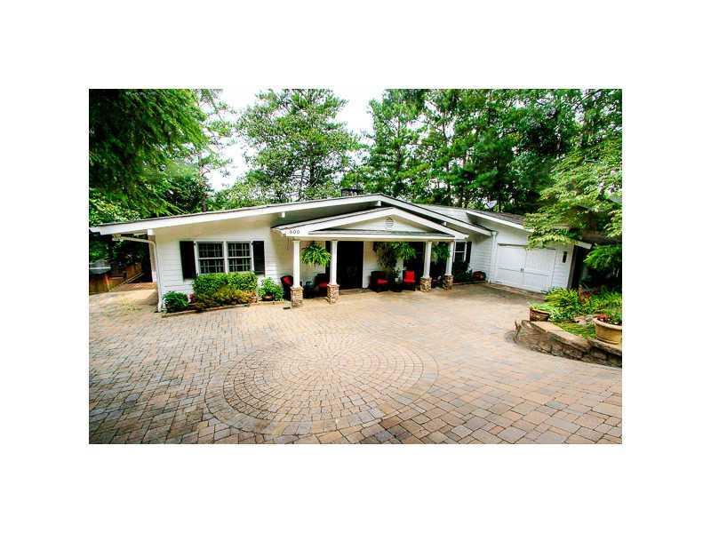 600 Hilltop Ln., Berkeley Lake, GA 30096