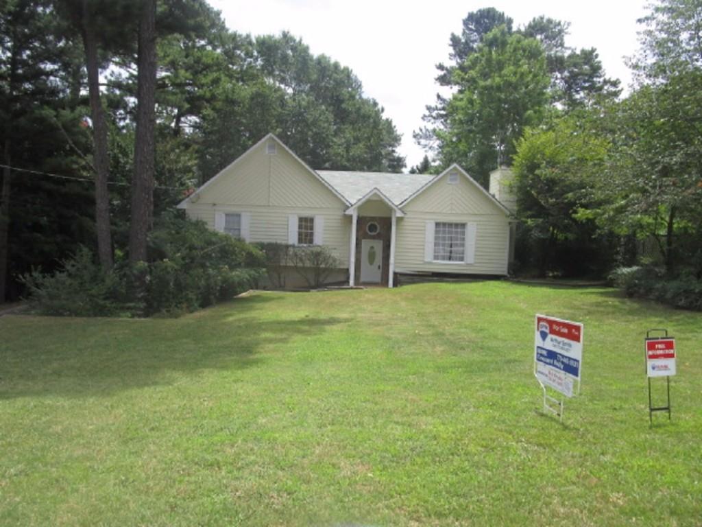 98 Pace Dr., Hiram, GA 30141
