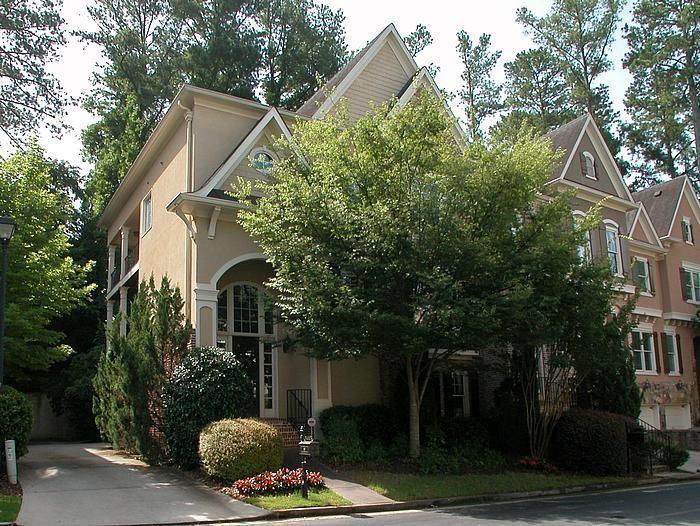 1922 Saxon Valley Cir., Atlanta, GA 30319