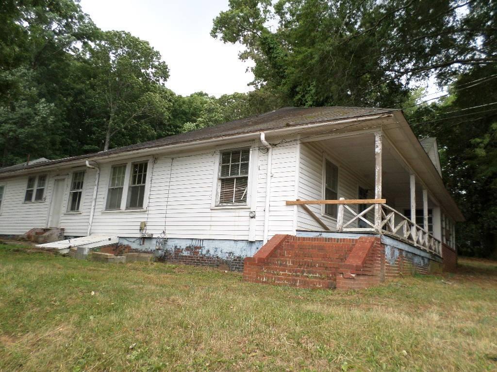 10 Hillcrest Dr., Lindale, GA 30147