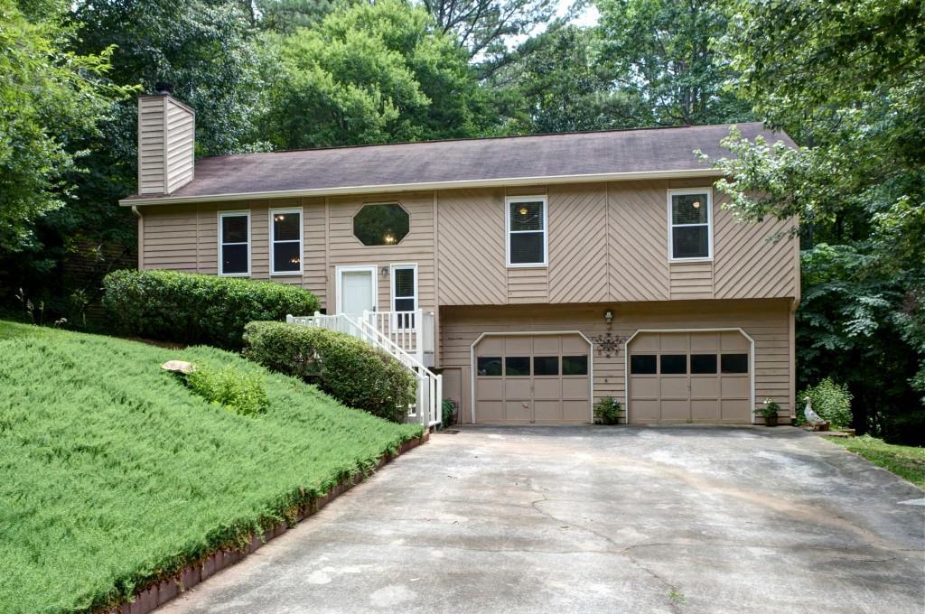 512 Hollow Ct., Woodstock, GA 30189
