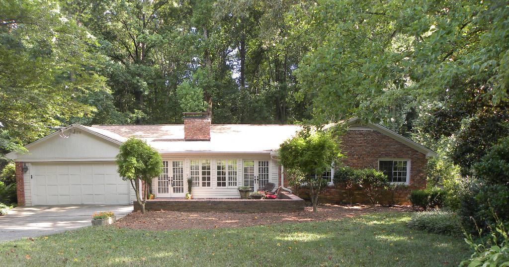 350 Valley Green Dr., Atlanta, GA 30342