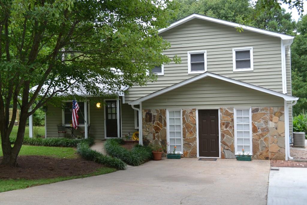 1014 Camp Creek Dr., Lilburn, GA 30047