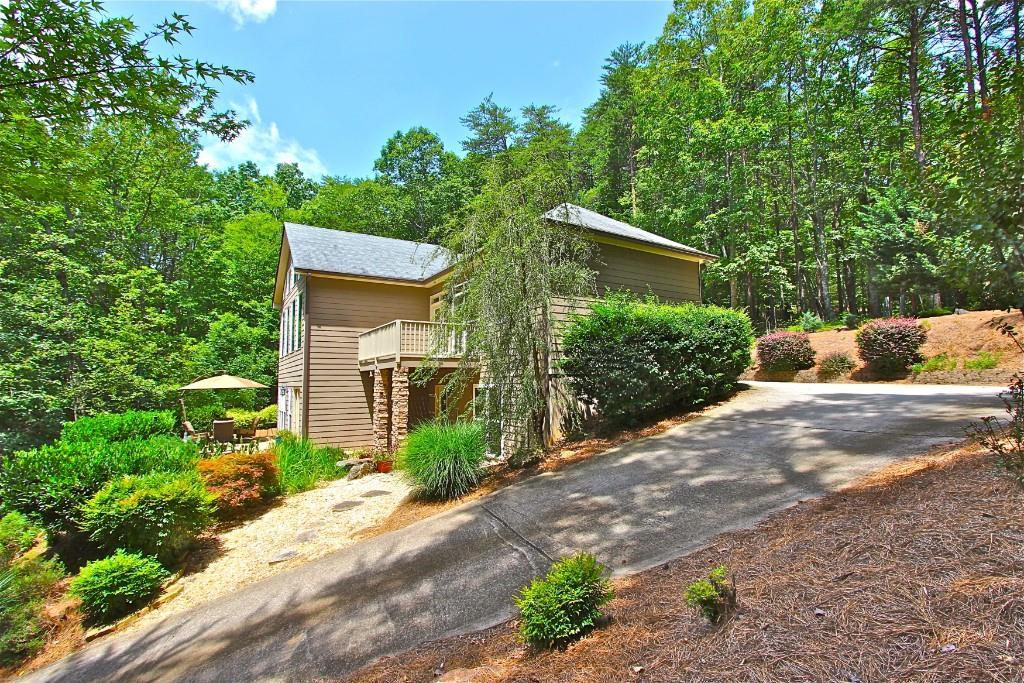 228 Indian Oak Dr., Waleska, GA 30183