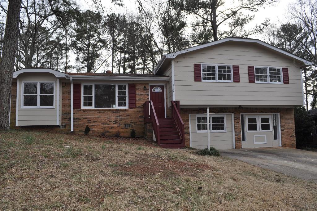 1355 Town Country Dr., Atlanta, GA 30316