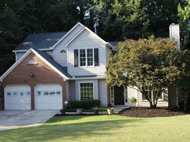 220 Red Oak Ln., Alpharetta, GA 30009