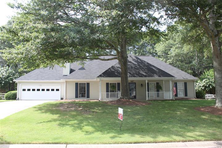 45 Lacey Oak Ln., Loganville, GA 30052