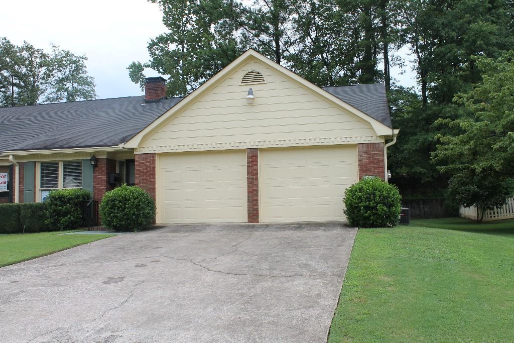6155 Douglas Manor Ct., Douglasville, GA 30134