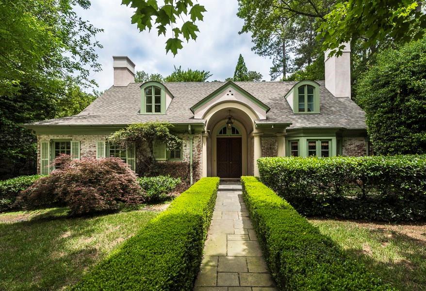 445 Whitmore Dr., Atlanta, GA 30305