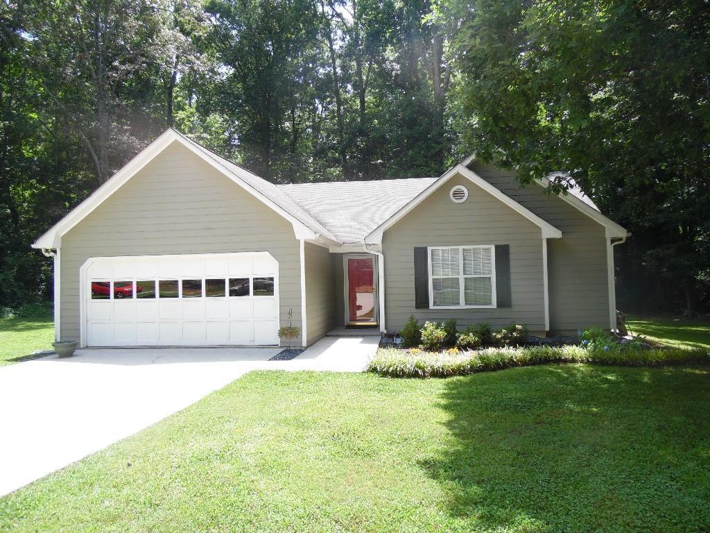 1808 Floye Dr., Loganville, GA 30052