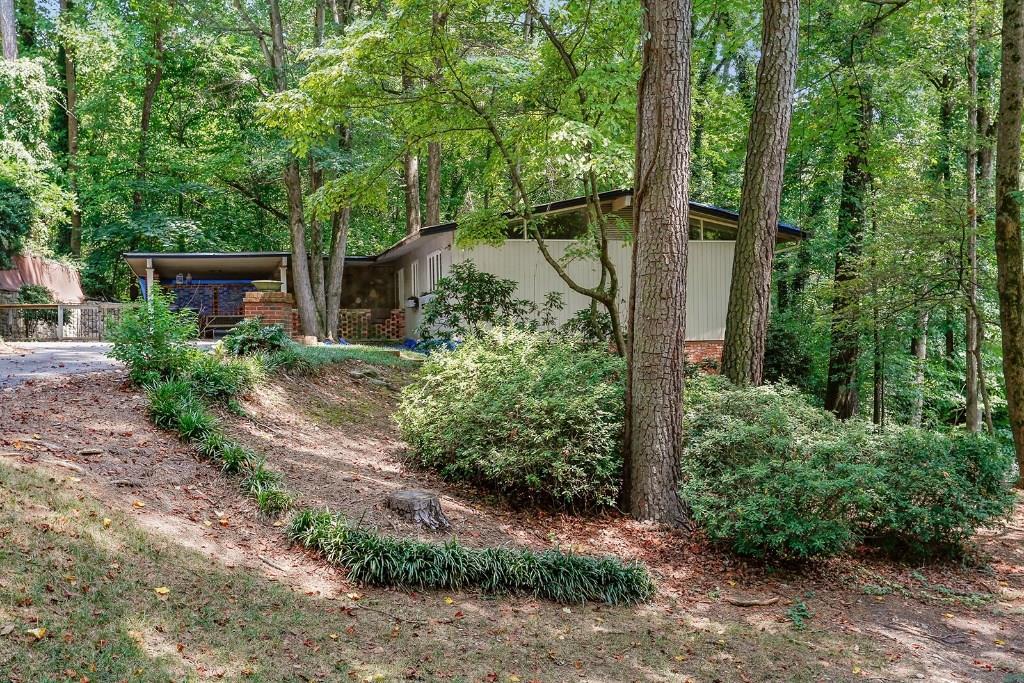 3631 Tanglewood Dr., Atlanta, GA 30339