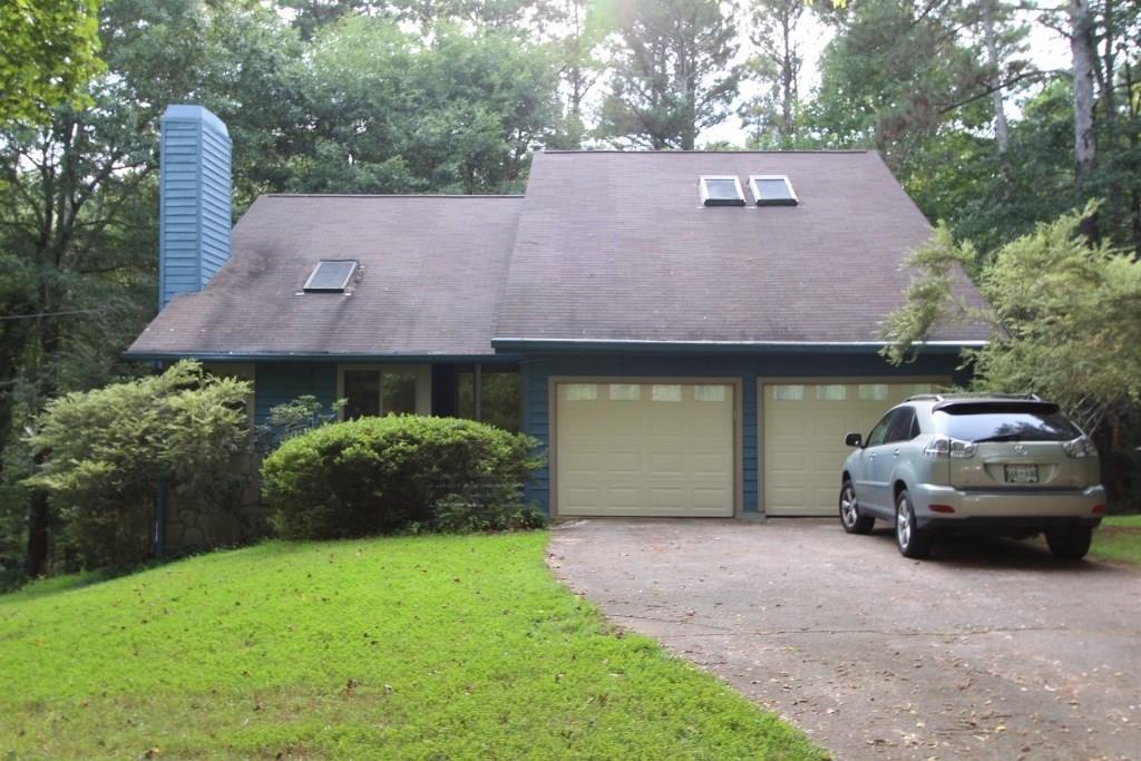 132 Junaluska Dr., Woodstock, GA 30188