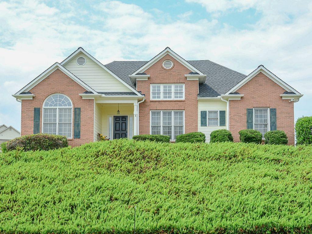 201 Mountain View Dr., Woodstock, GA 30188