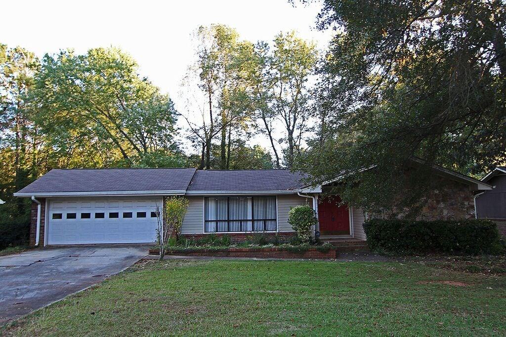 585 Greenview Ave., Conyers, GA 30094