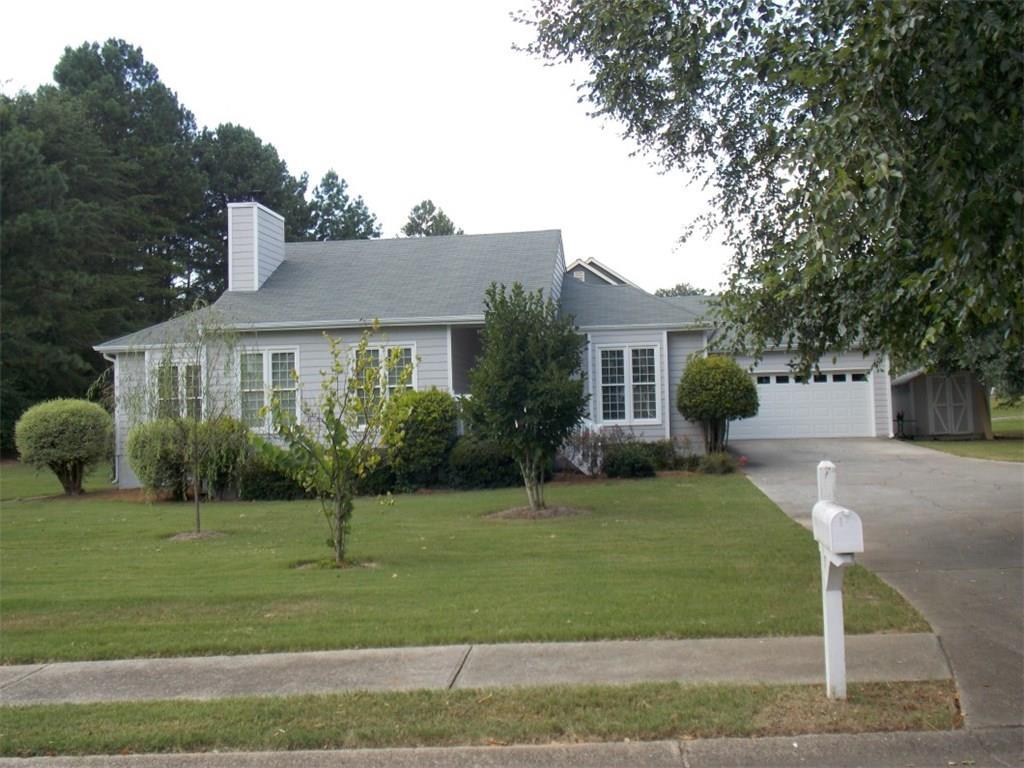 3600 Friendship Ridge Ln., Powder Springs, GA 30127